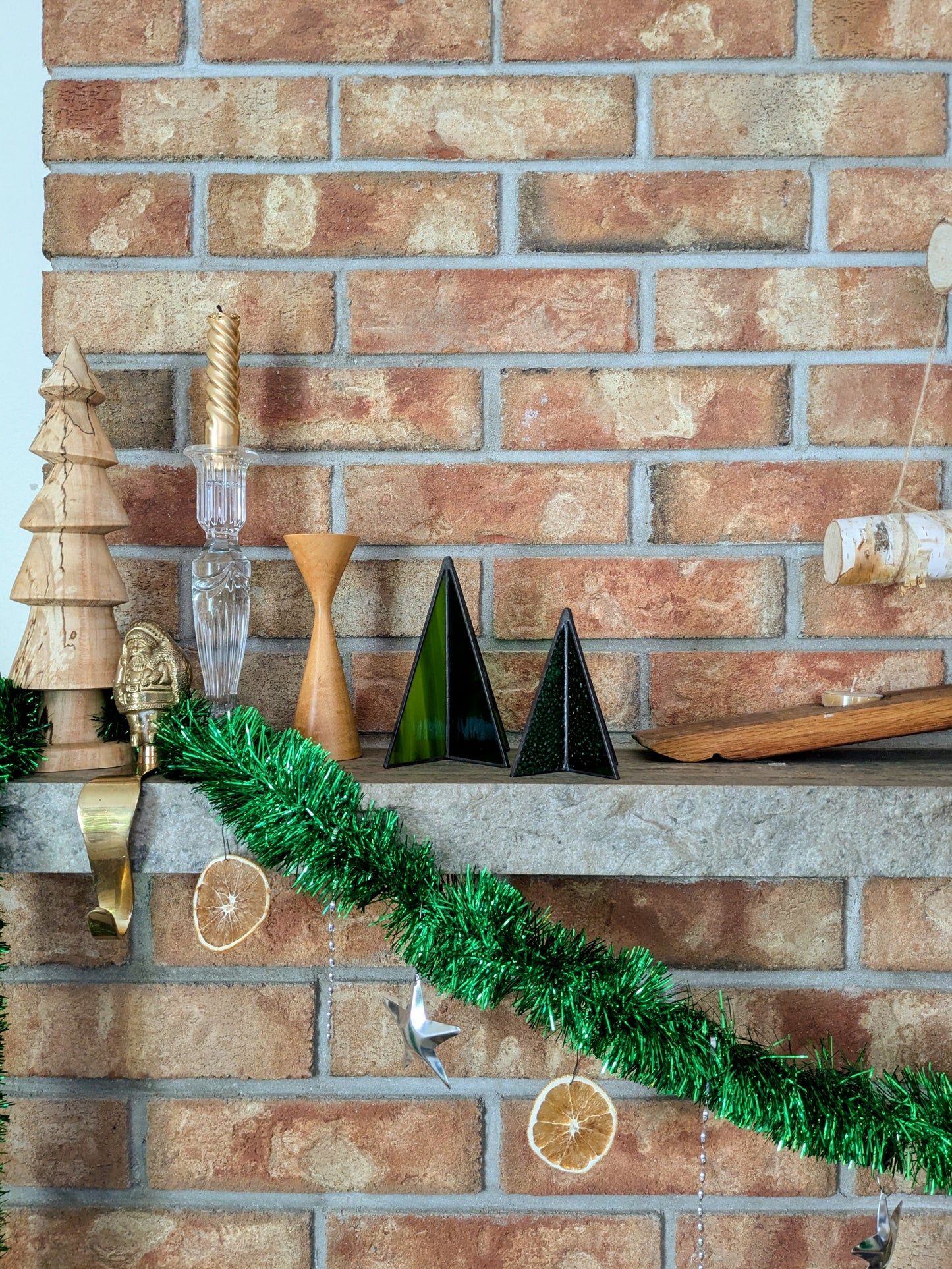 The Evergreen, Medium 1