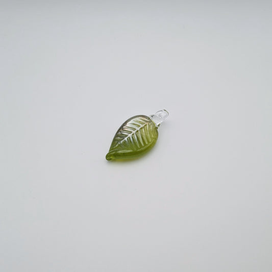 Light Green Shine Leaf Ornament